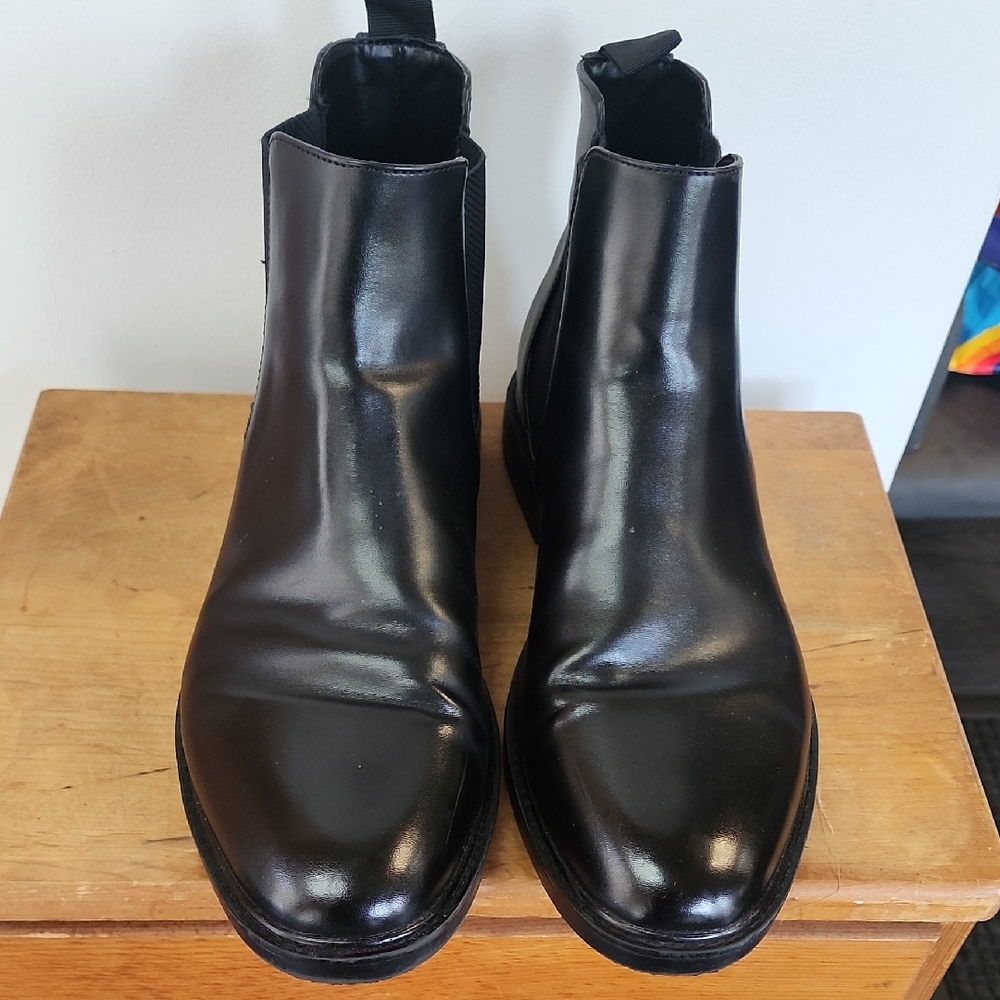 Kenneth Cole Reaction Black Chelsea Boots